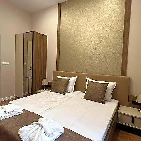Luxury Vip House 호텔 플레벤